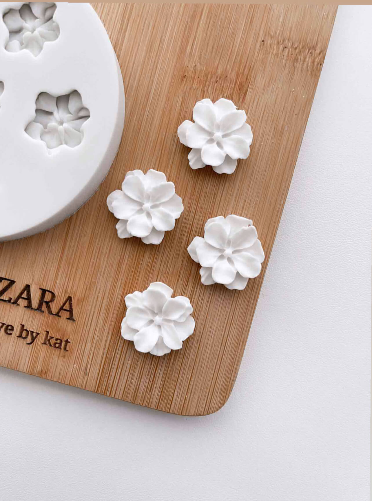 6 Bloomed Flowers Silicone Mould - Silicone Baking Moulds