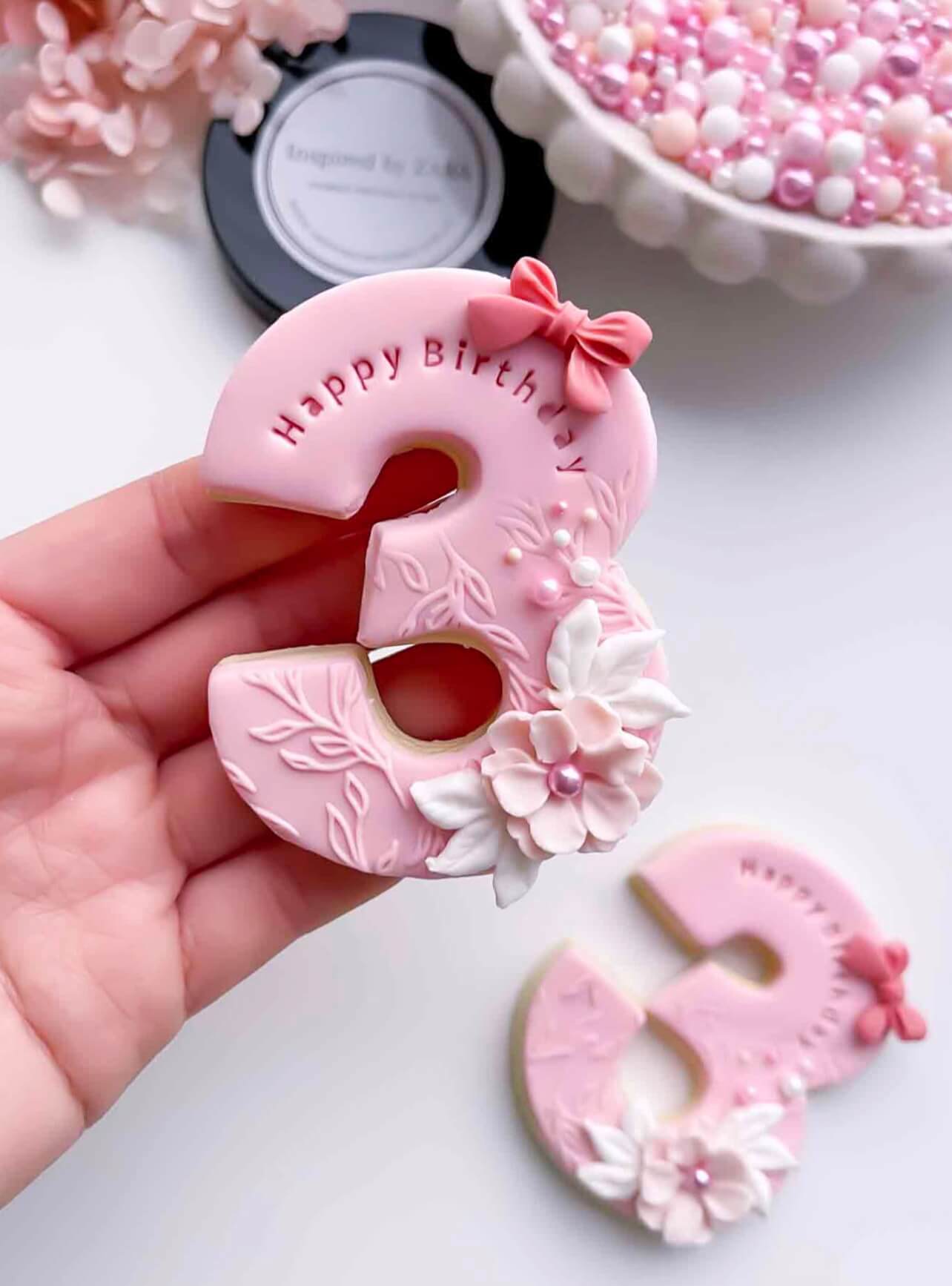 Cooke using sprinkles and silicome mould