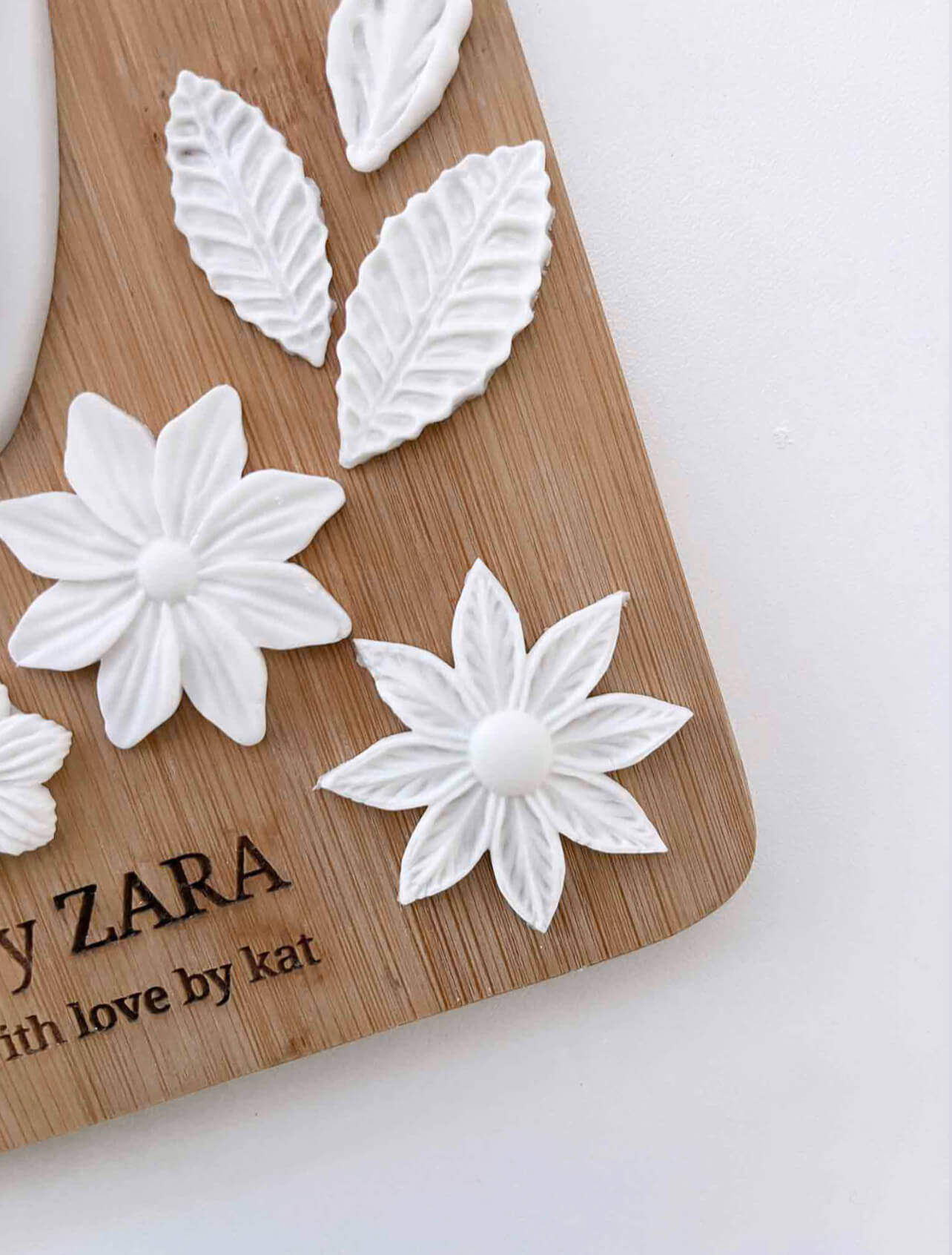 Pointed Tip Flowers and Leaves Silicone Mould