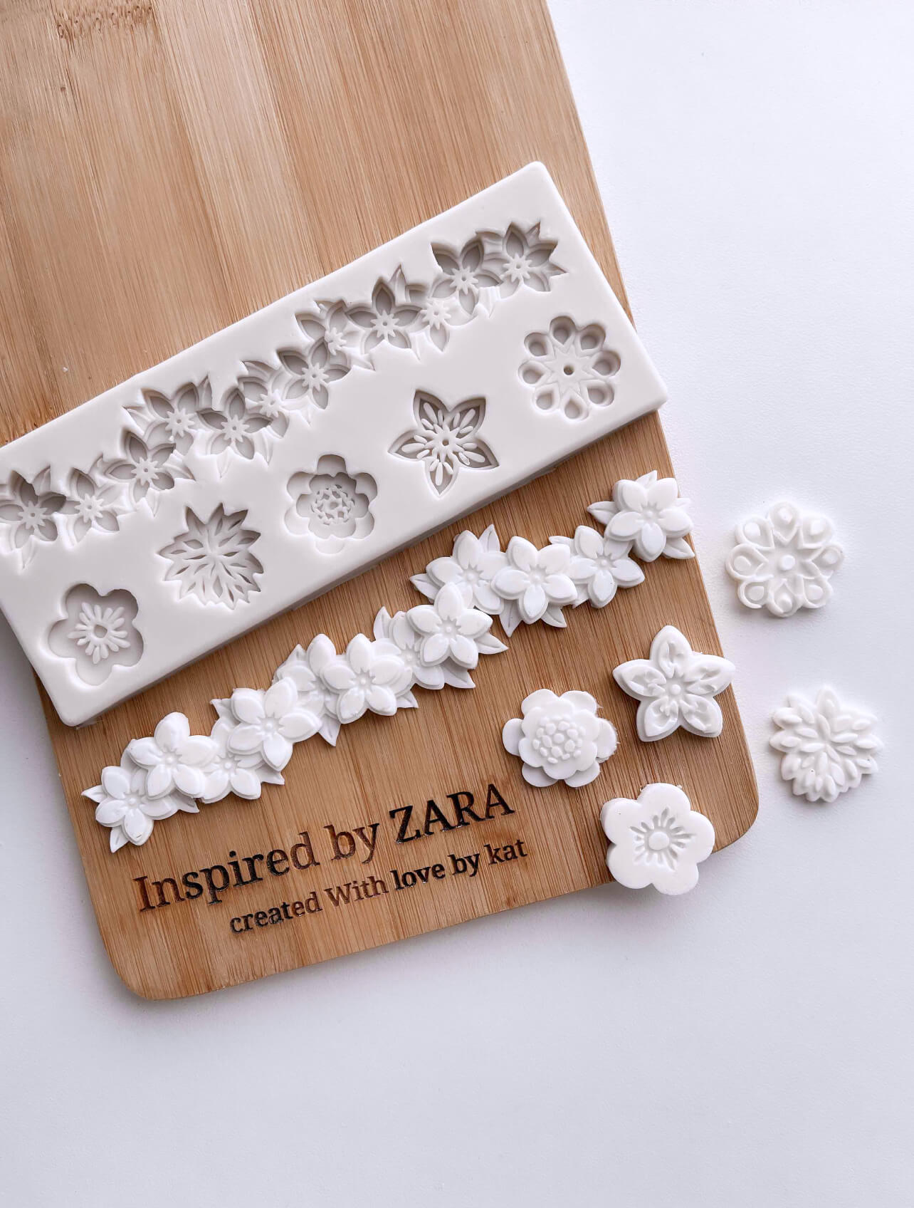 String of Flowers Silicone Mould - Silicone Baking Moulds