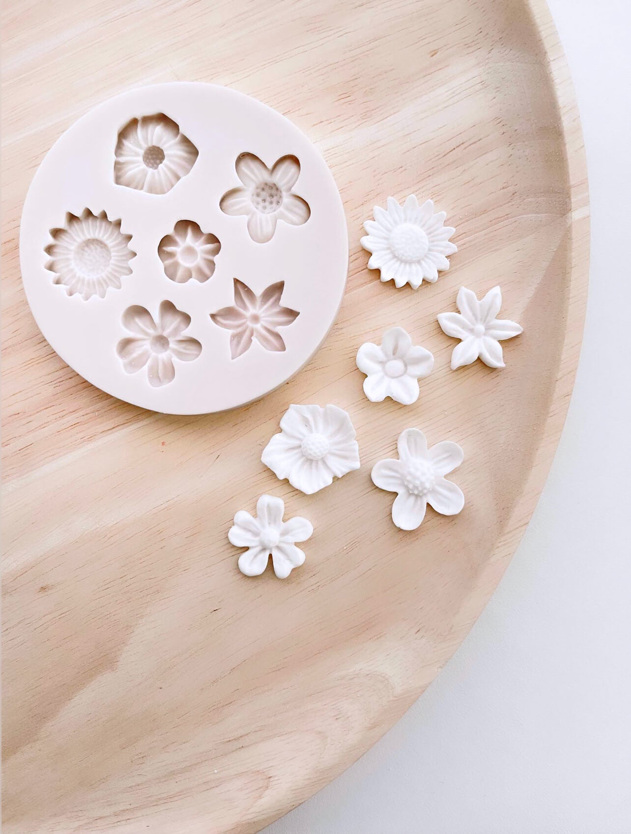 Assorted 6 Flowers Silicone Mould