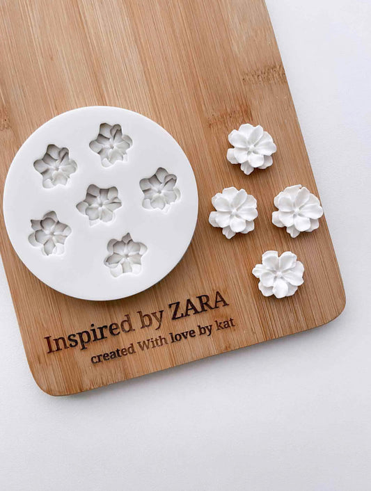 6 Bloomed Flowers Silicone Mould - Silicone Baking Moulds
