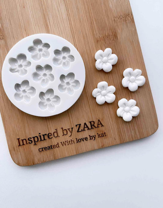 6 Puffy Flowers Silicone Mould - Silicone Baking Moulds