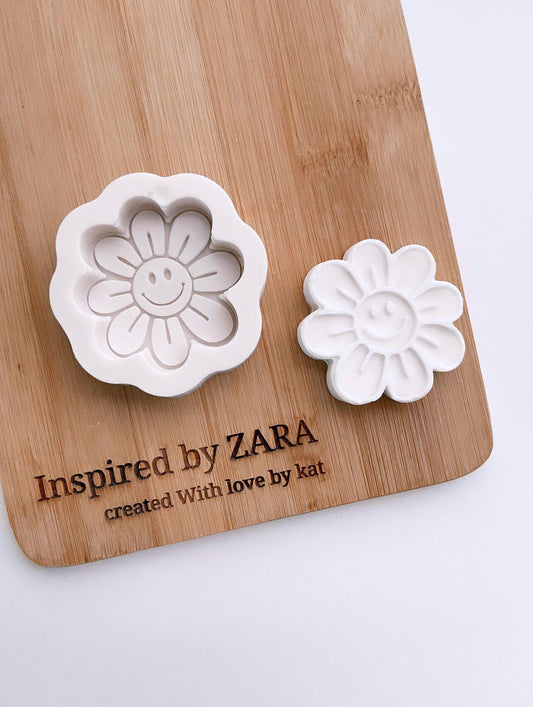 Smiley Flower Silicone Mould