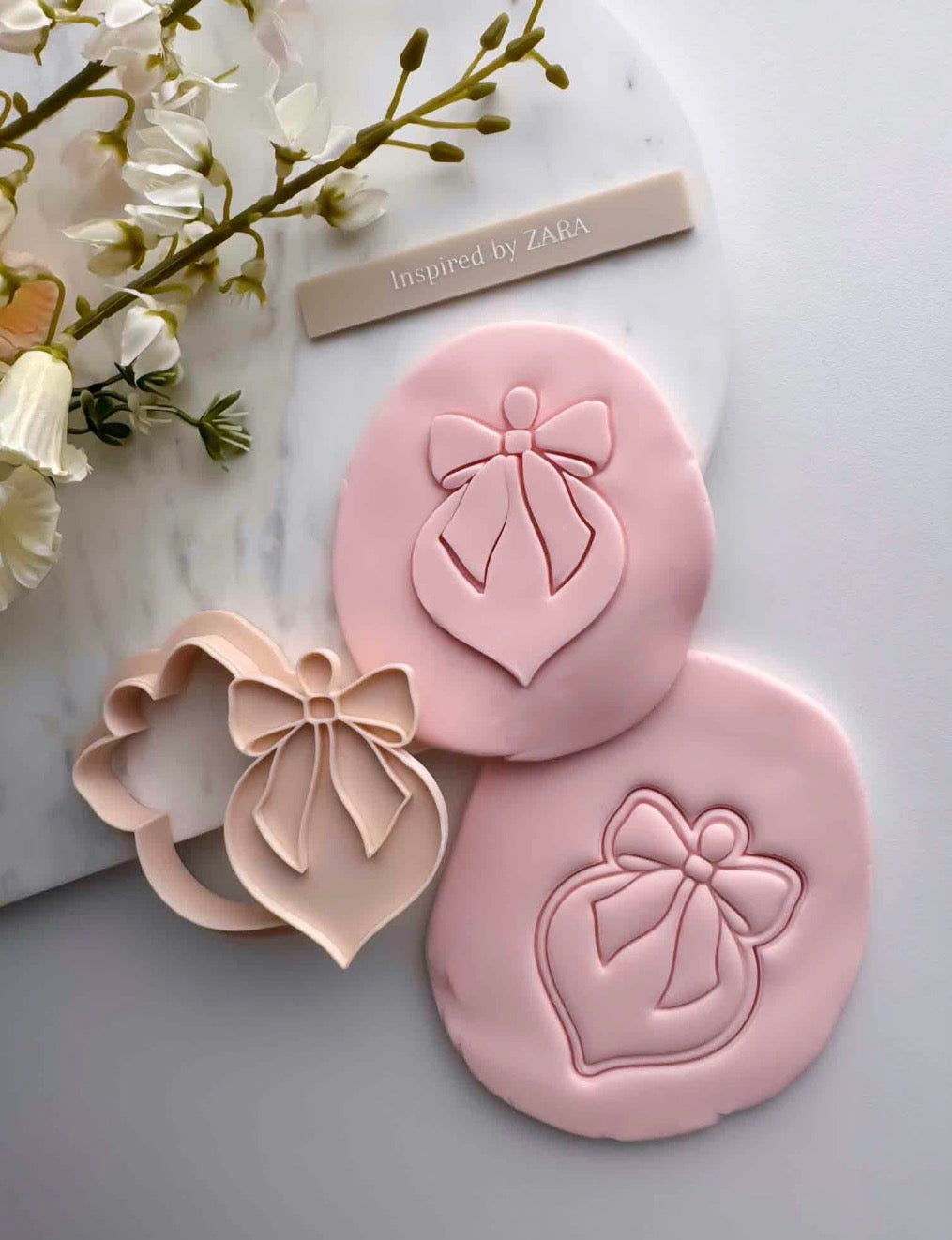 Tear Drop Bauble with Bow Cookie Stamp and Cutter